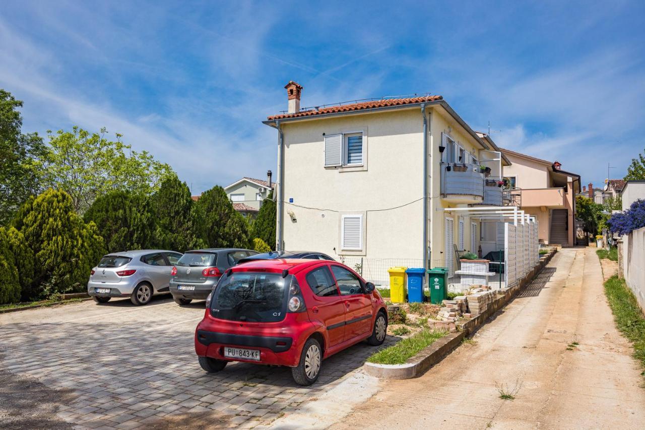 Ferienwohnung Studio Apartman Marly Pula Exterior foto